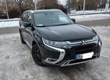 Mitsubishi Outlander 2.4 MIVEC PLUG-IN HYBRID 4WD Top - Mitsubishi Outlander in Halle