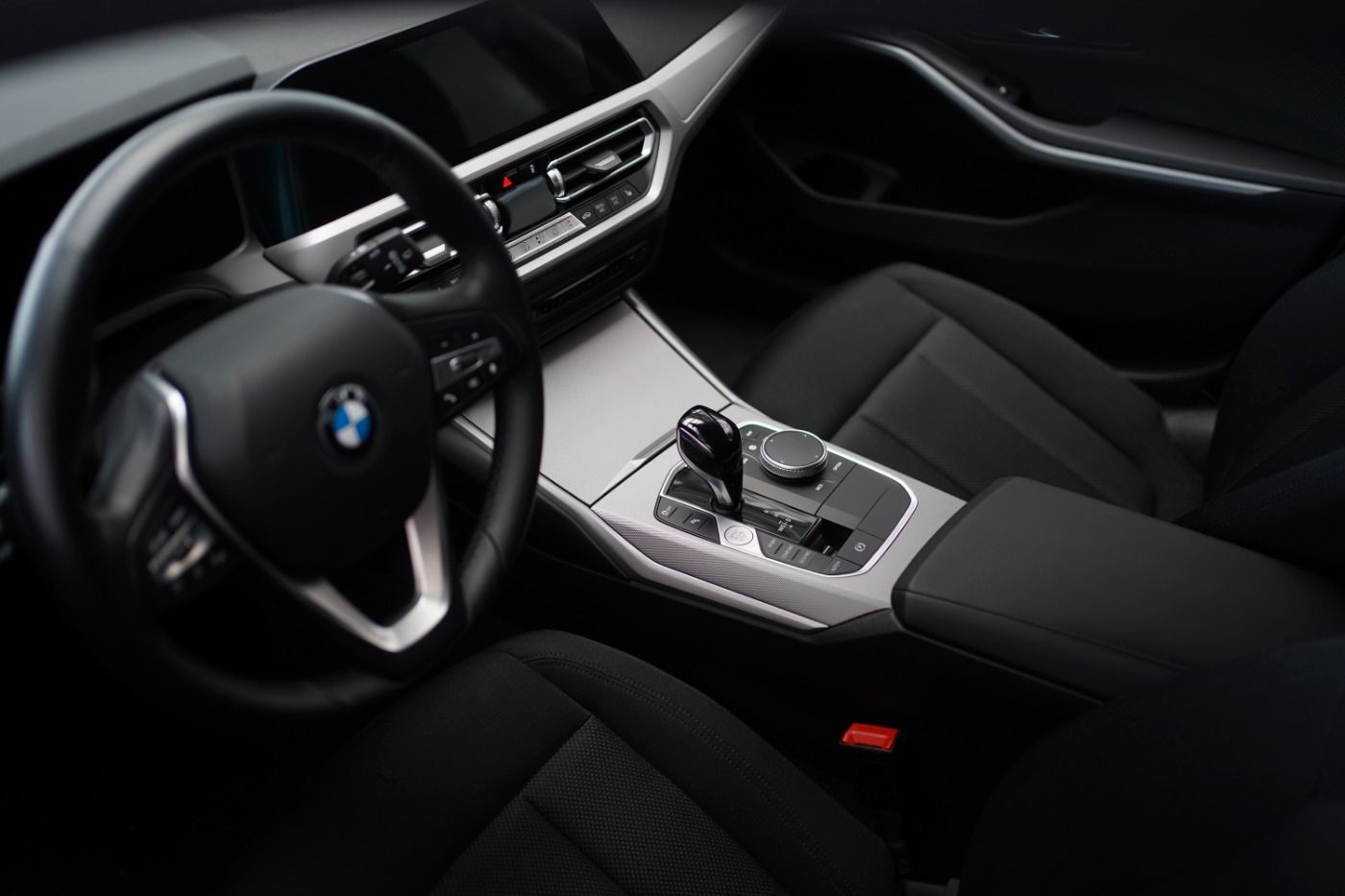 Fahrzeugabbildung BMW 320d Advantage +Driving Assistant+Komfortzugang