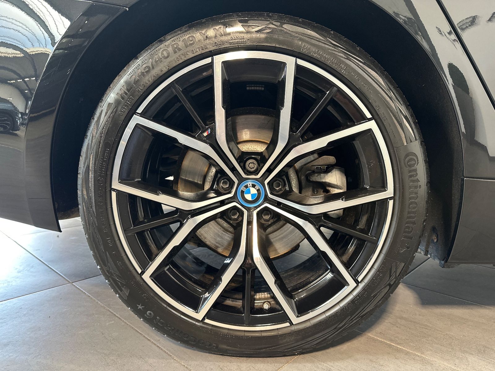 BMW 530 e xDrive Touring M-Sport NAV+LED+HUD+DAP imagem 3