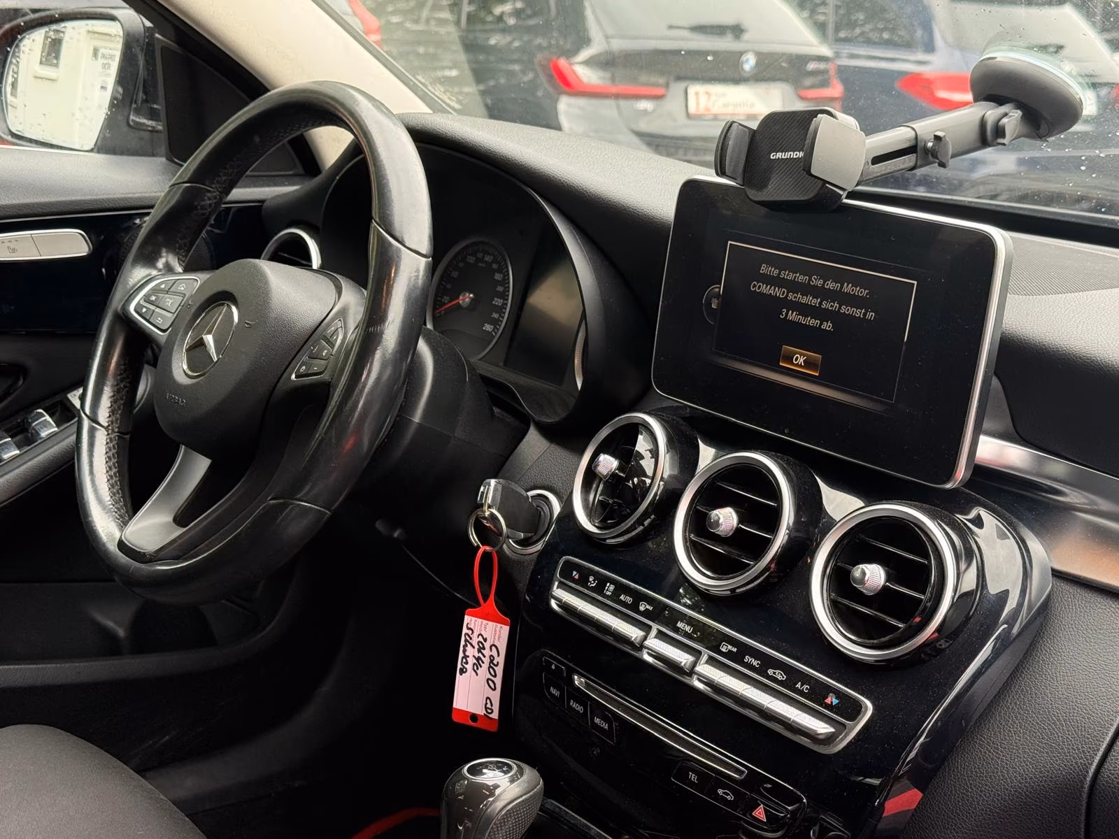 Mercedes-Benz C200 2015 — photo 22