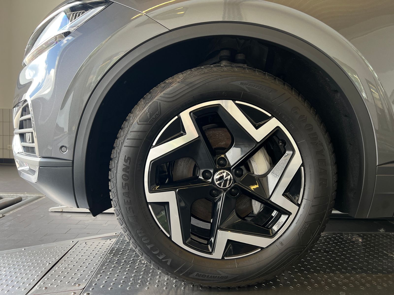 Fahrzeugabbildung Volkswagen Touareg 3.0 TDI 4MOTION *AHK, Luft, Leder, ACC,