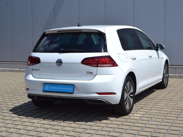 Golf VII e-Golf CL/WÄRMEPUMPE/LED/NAVI-PRO+VZE/D