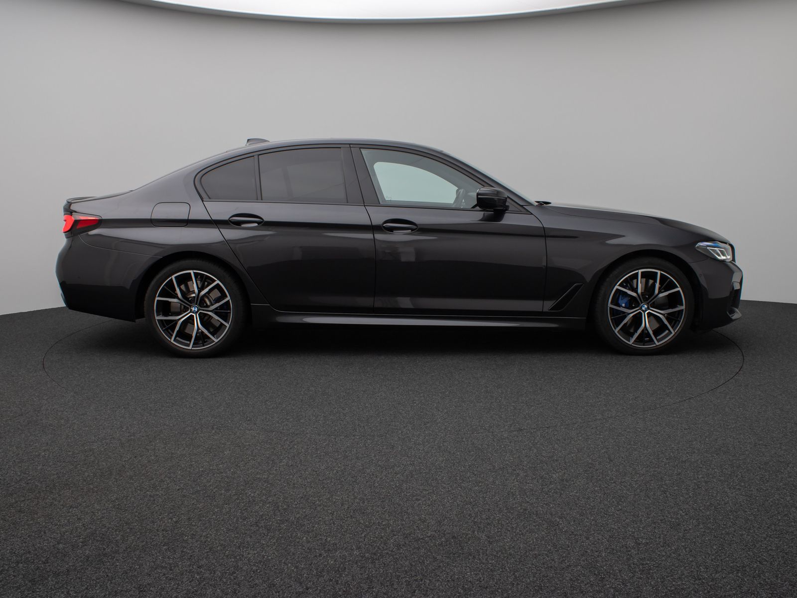 Fahrzeugabbildung BMW 540i xD M Sport Glasdach Laser Kamera HUD SoftCL