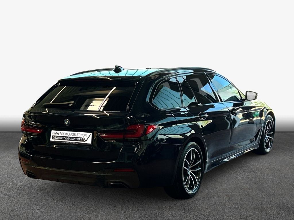 BMW 530e Touring Aut. *HuD*Sportpaket* imagem 2