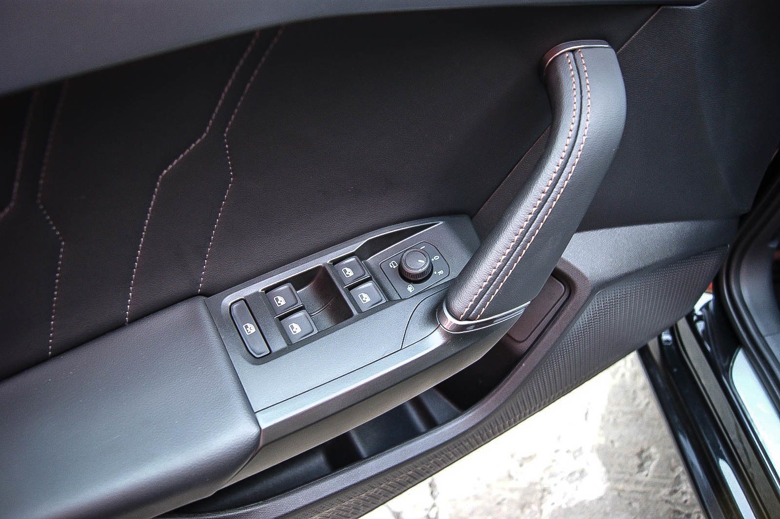 Fahrzeugabbildung CUPRA Leon Sportstourer e Hybrid DSG XL-VISION 1.HAND