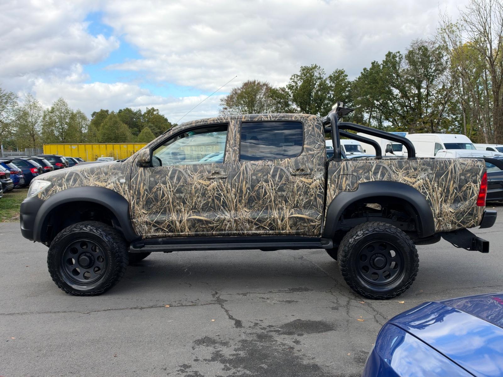 TOYOTA HILUX DOUBLE CAB LIFE 171 ch 4X4 BVM - TREUIL - ATTELAGE - 145000 km