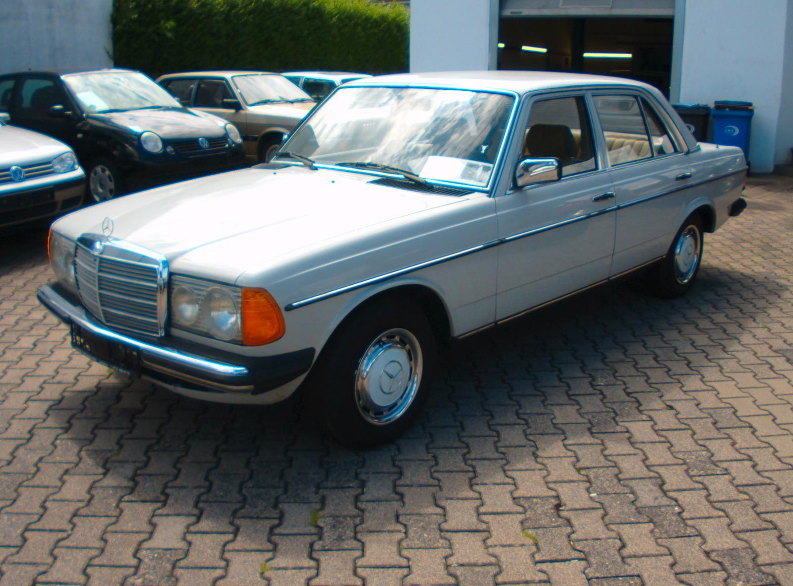 Mercedes-Benz 200 W123, H-Zulassung, 2.Hand, Scheckheft