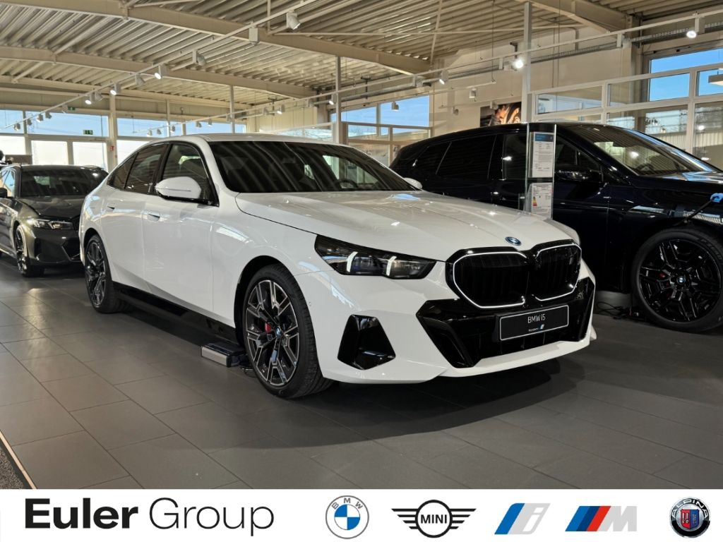 BMW i5 — hlavná fotografia