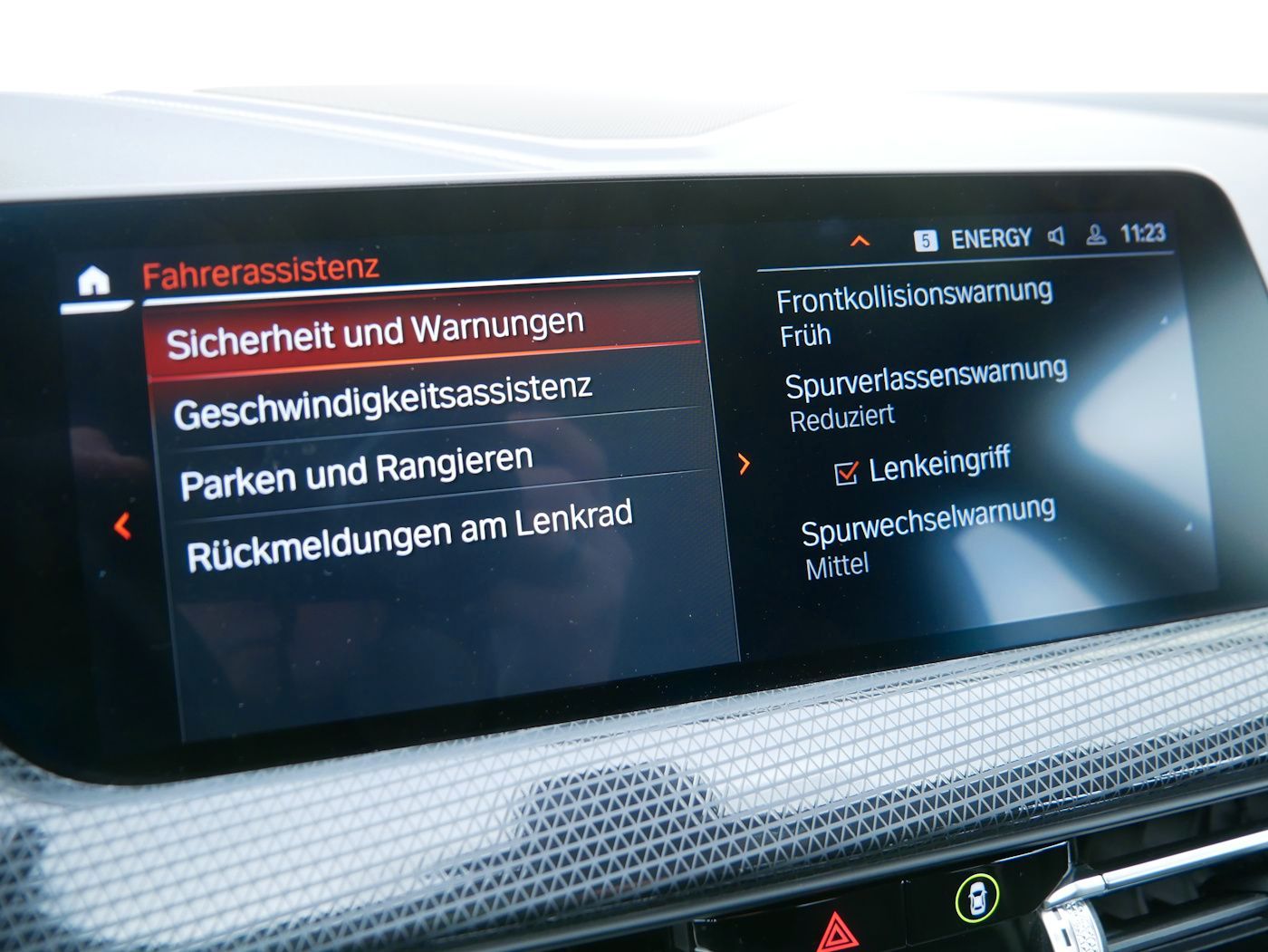 Fahrzeugabbildung BMW 120i 2.0 Sport Line DSG ACC NAVI PDC SHZ+LHZ ALU