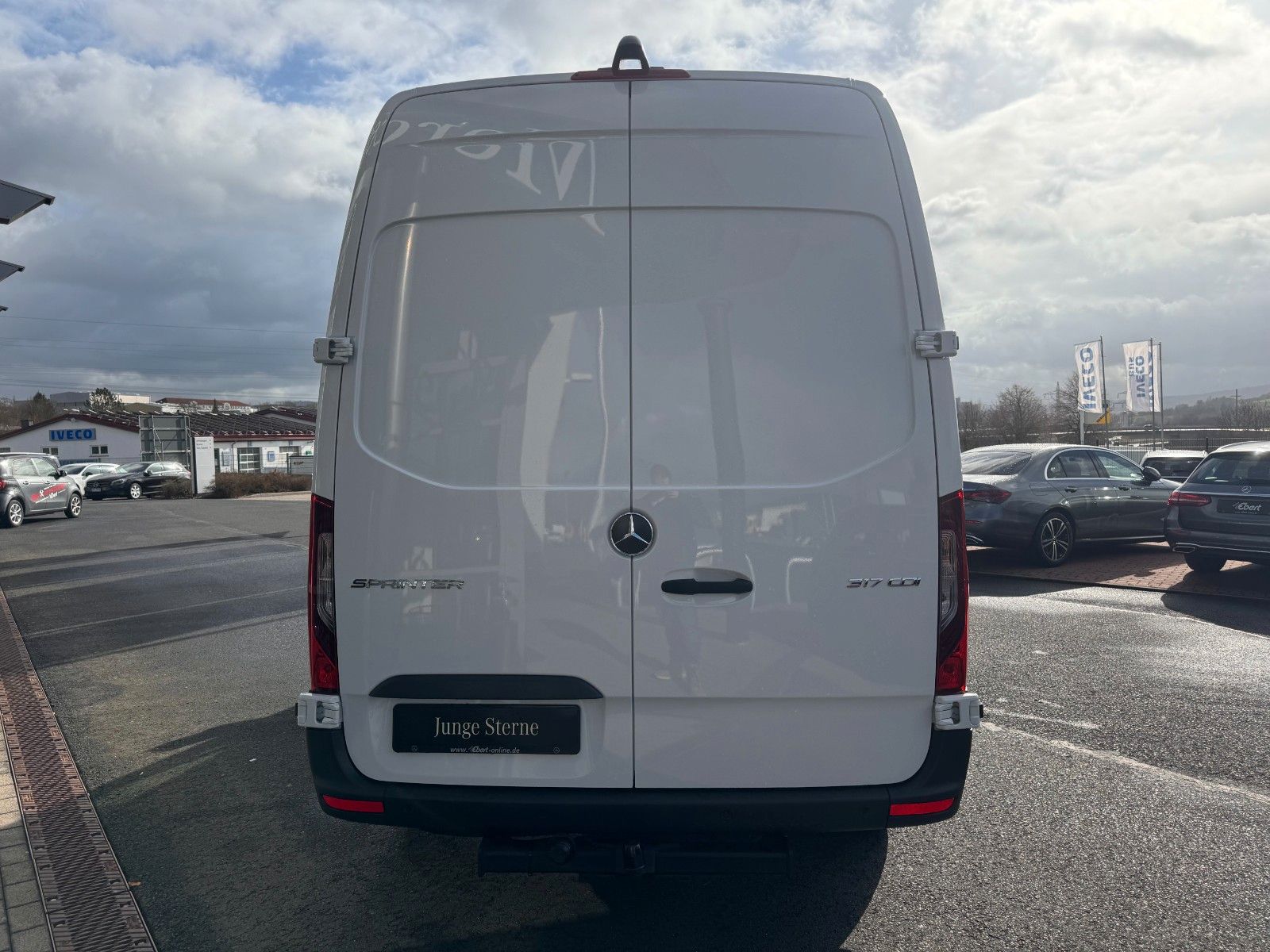 Fahrzeugabbildung Mercedes-Benz Sprinter 317 CDI 3665 9G DISTRONIC AHK