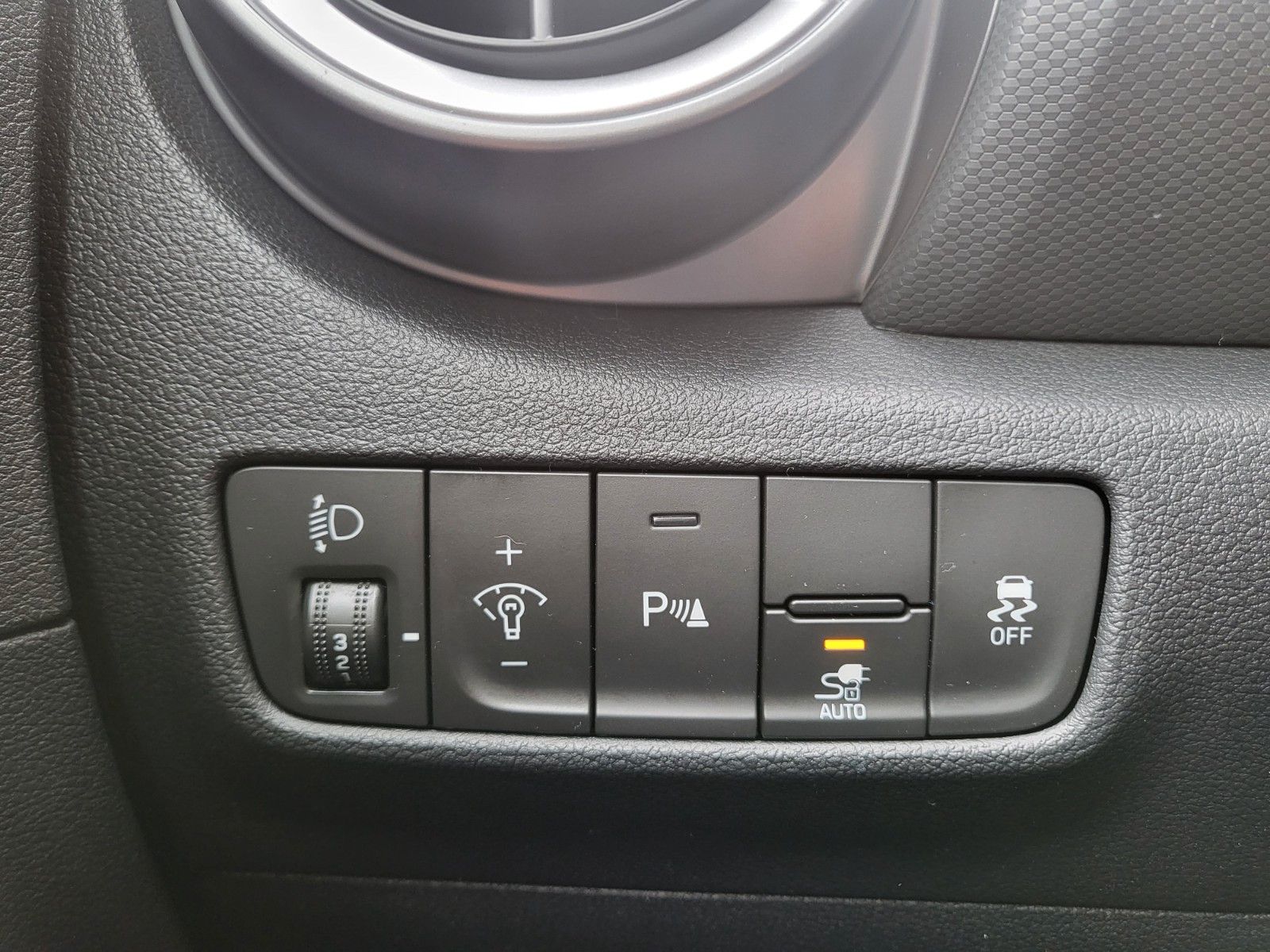 Fahrzeugabbildung Hyundai KONA Elektro ADVANTAGE 100kw NAVI Wärmepumpe