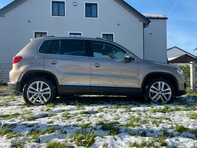 Volkswagen VW  TIGUAN