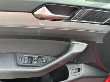 Volkswagen Passat - 10