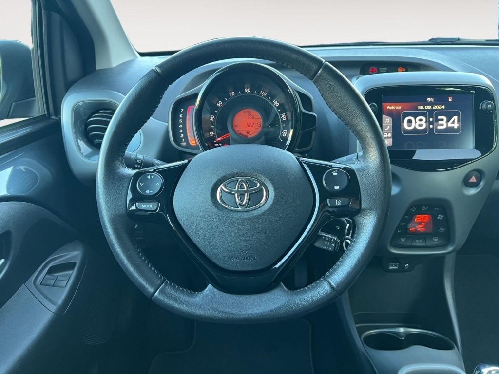 Fahrzeugabbildung Toyota Aygo x-sky