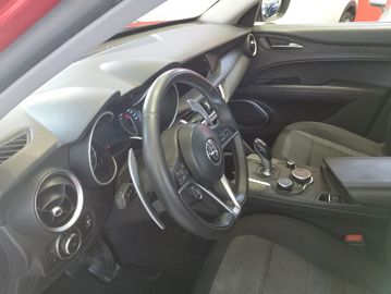 Alfa-Romeo Stelvio - 12