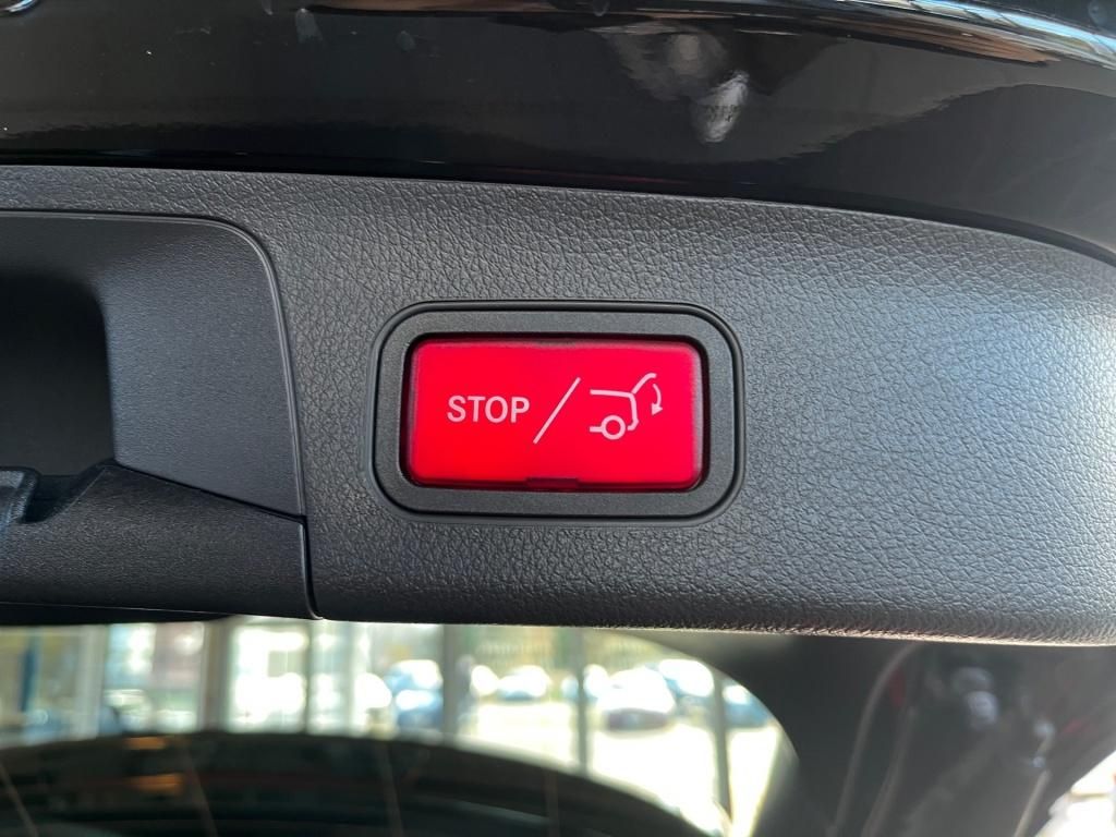 Fahrzeugabbildung Mercedes-Benz GLA 200 AUT KlimaA LED LM Navi PDC ParkAss SHZ