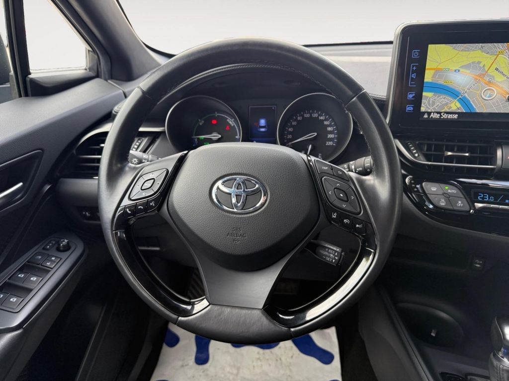 Fahrzeugabbildung Toyota C-HR Hybrid Flow