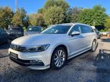 Volkswagen Passat Variant +R LINE+NAVIGATION+LED+KLIMATRONI - VW Passat Variant Gebrauchtwagen in Berlin