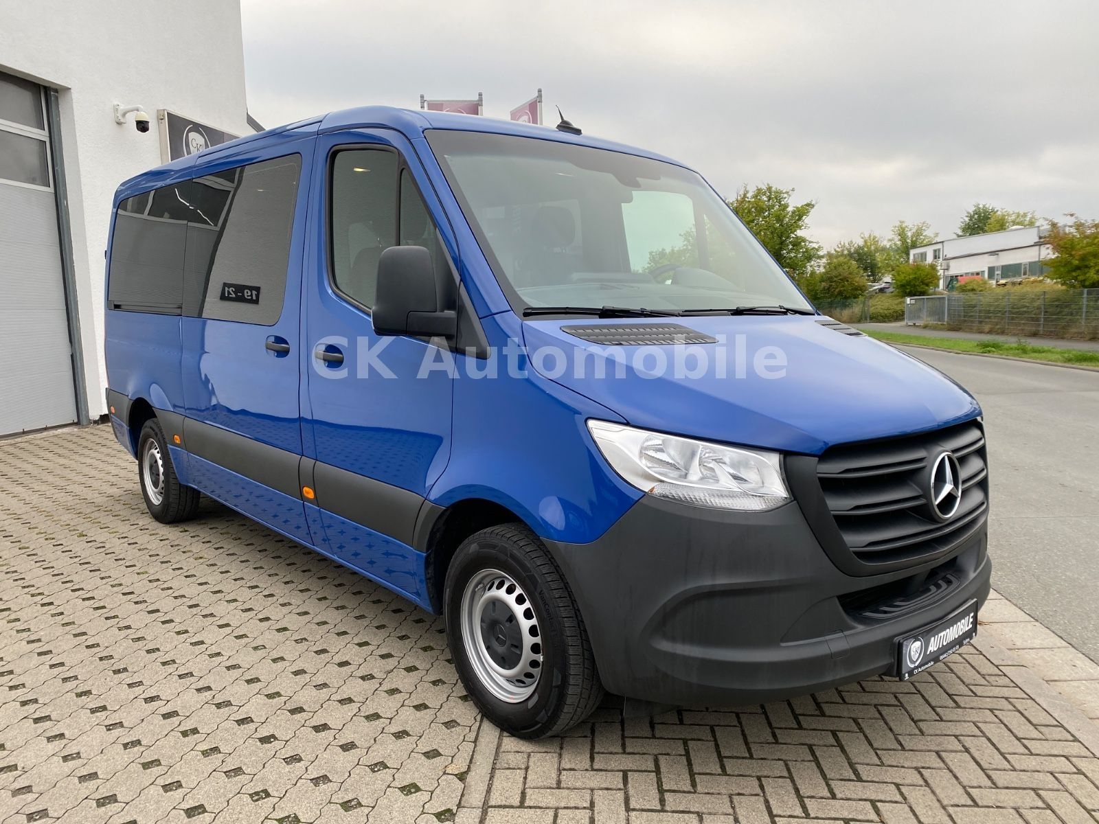 Fahrzeugabbildung Mercedes-Benz Sprinter III Tourer 214 RWD L2 /9 Sitze/Klima