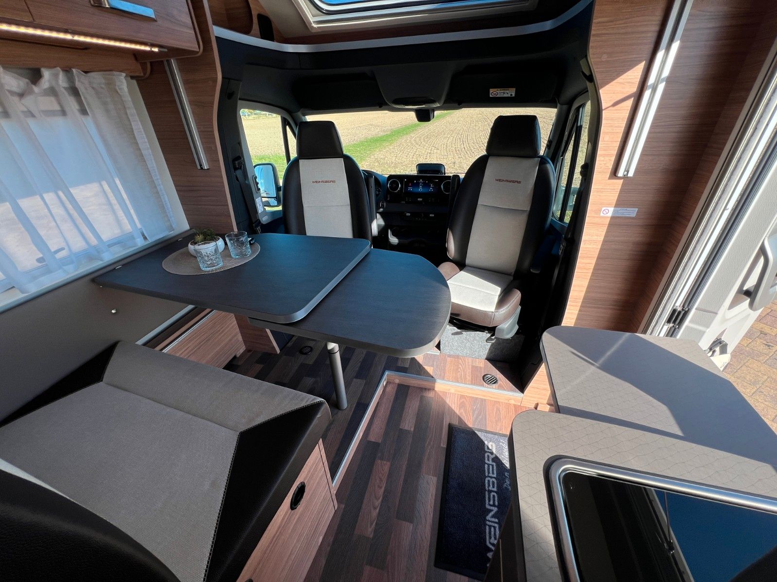 Fahrzeugabbildung Weinsberg CaraCompact Suite 640 MEG ED Pepper 2025