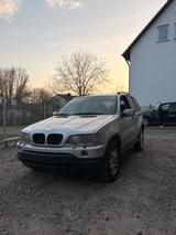 BMW e53 X5 - BMW X5 aus 2002 mit Diesel-Antrieb