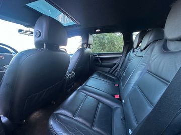 Porsche Cayenne - 9