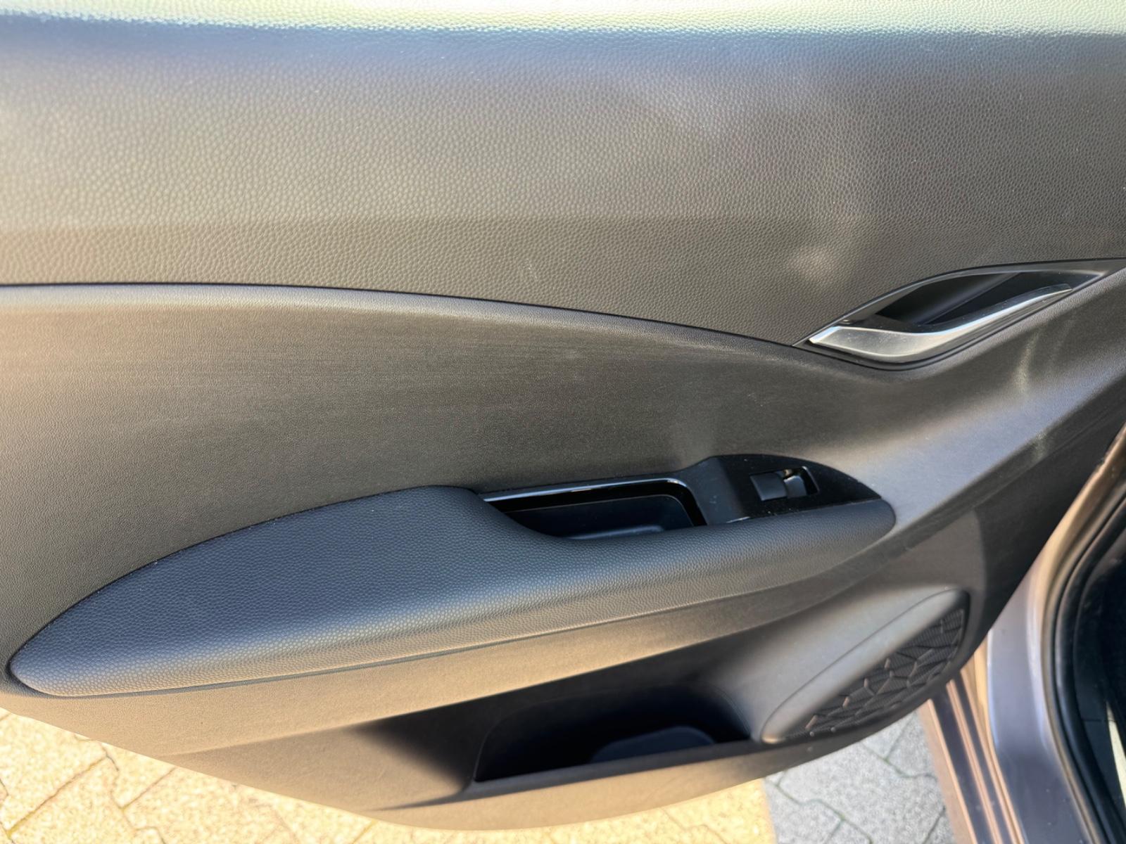 Hyundai ix20 2011 — photo 14