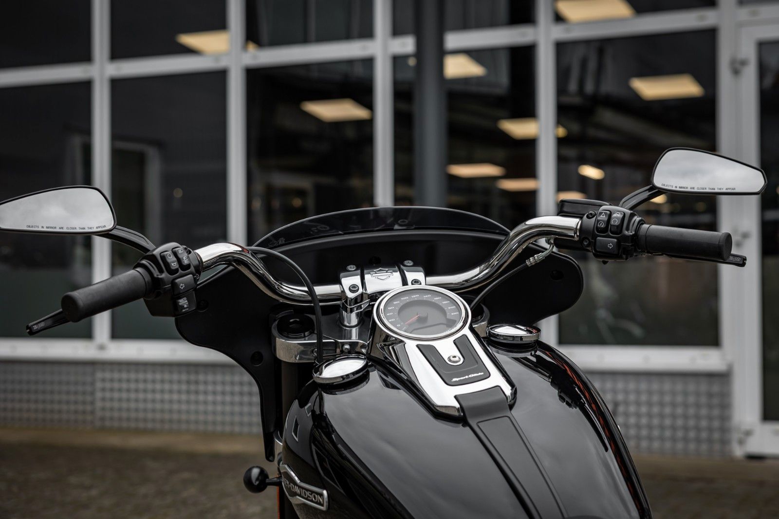 Fahrzeugabbildung Harley-Davidson FLSB SPORT GLIDE 107