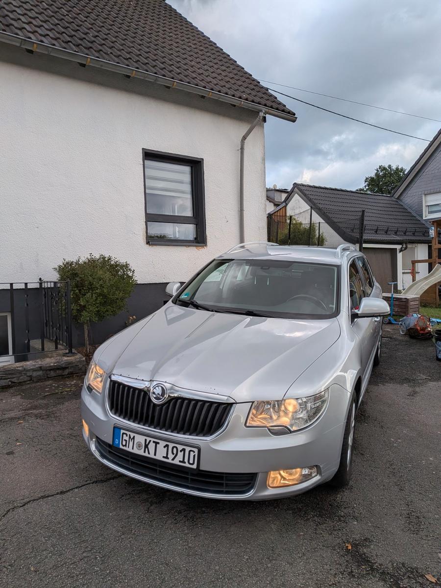 Skoda Superb 2011 — photo 10