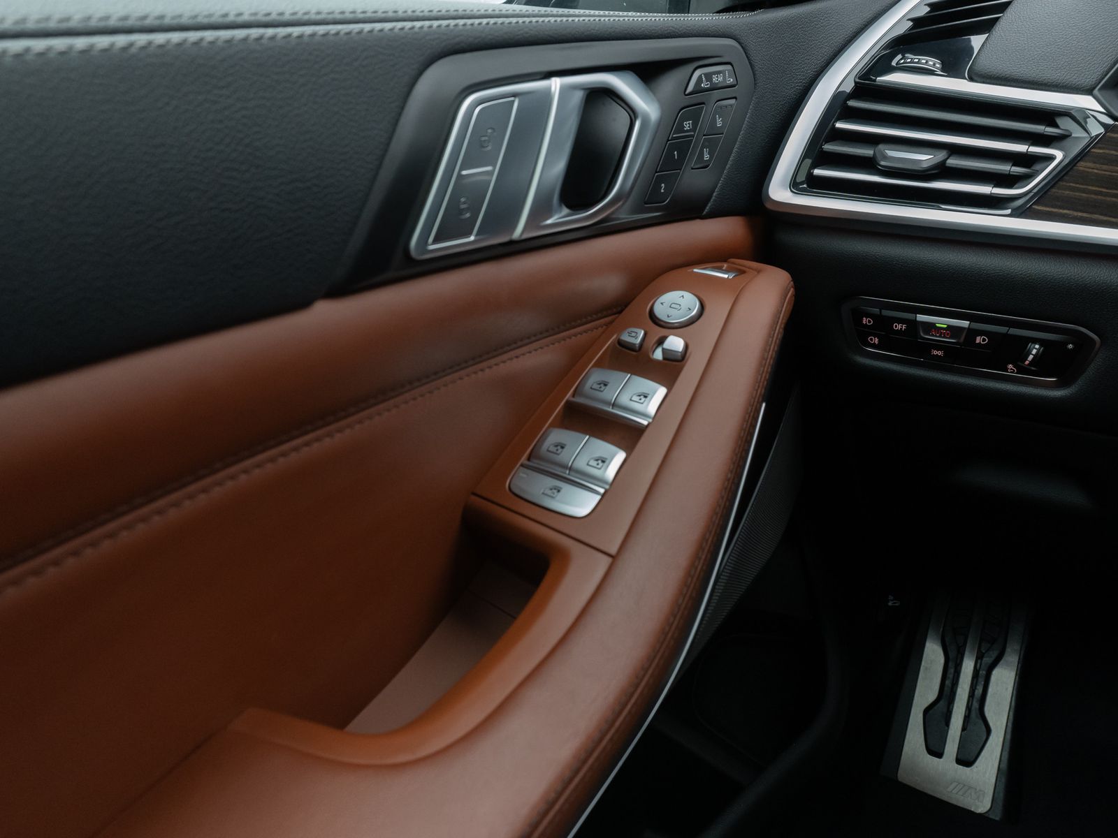 Fahrzeugabbildung BMW X7 xD40d M Sport 360° Laser Massage DAB 21" VOLL