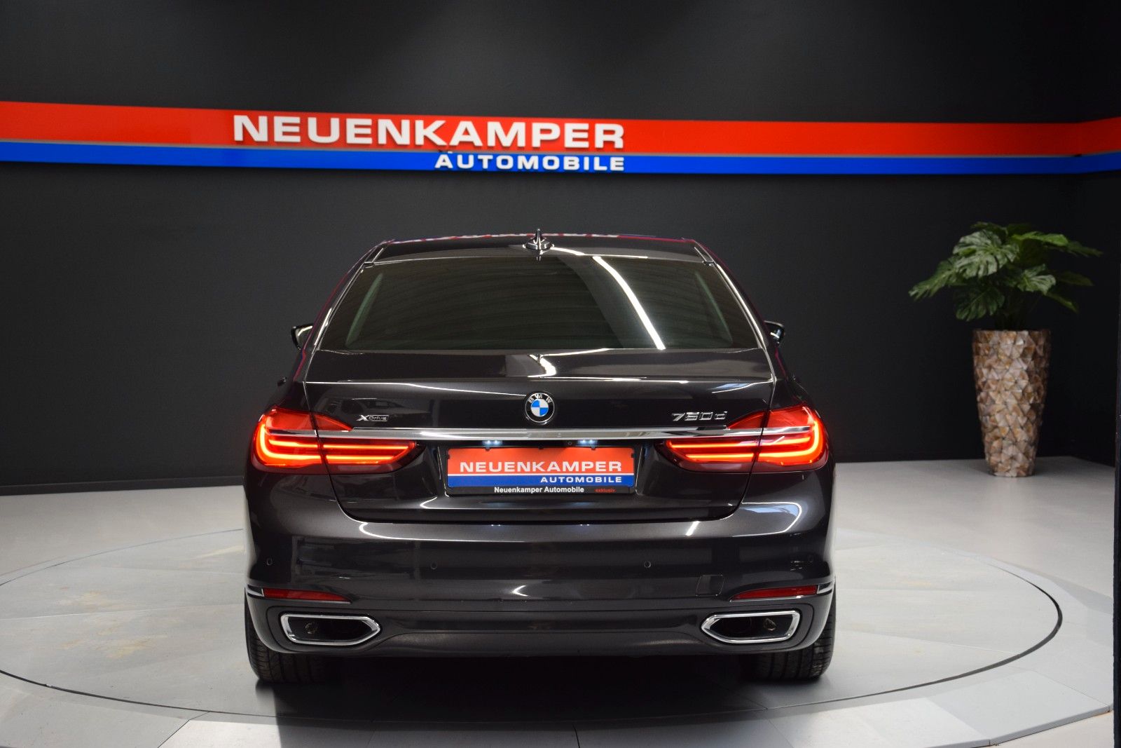 Fahrzeugabbildung BMW 750 d xDrive HuD Leder ACC Massage H&k Laser Kam