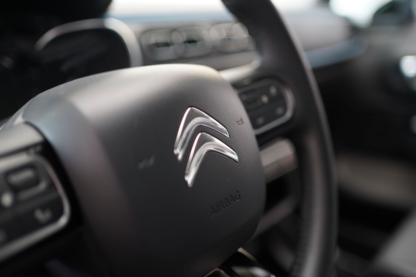 Fahrzeugabbildung Citroën C3 PureTech 110 EAT6 Elle Automatik Sitzheizung