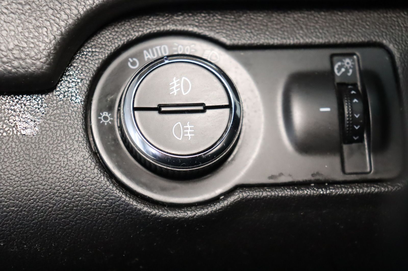 Fahrzeugabbildung Opel Insignia A Sports Tourer 2.0 CDTi Sport