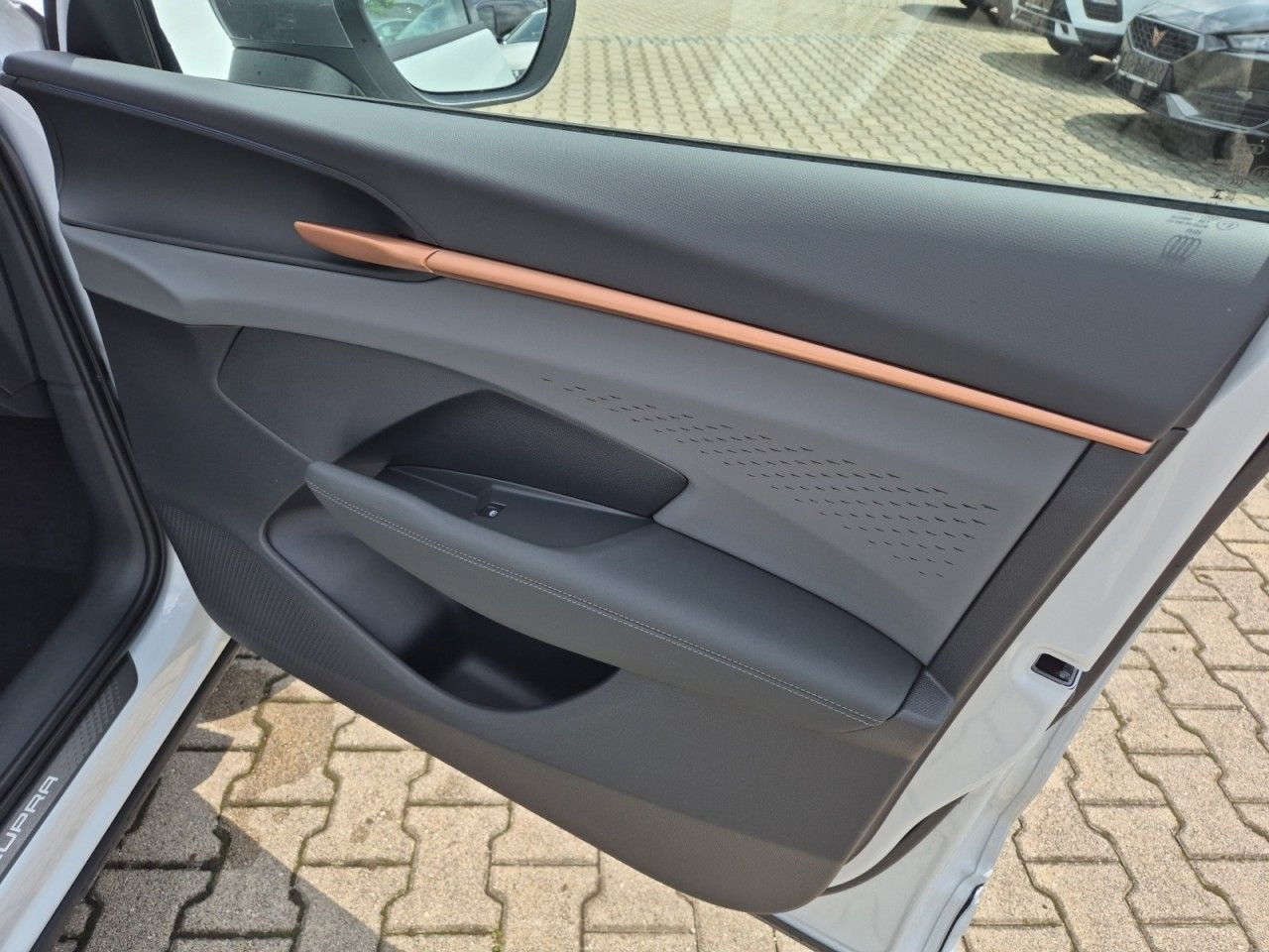 Fahrzeugabbildung CUPRA Terramar 2.0 TSI 204 PS DSG 4Drive Edge Paket
