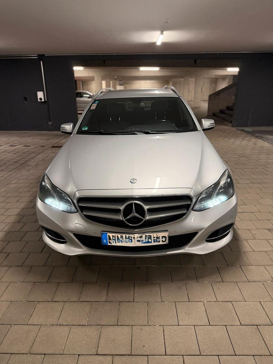 Mercedes-Benz E220 2014 — photo 12