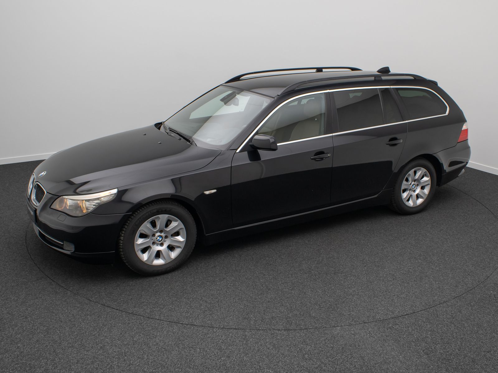 Fahrzeugabbildung BMW 525d Tempomat PDC Xenon NaviPro AHK Lordos HUD