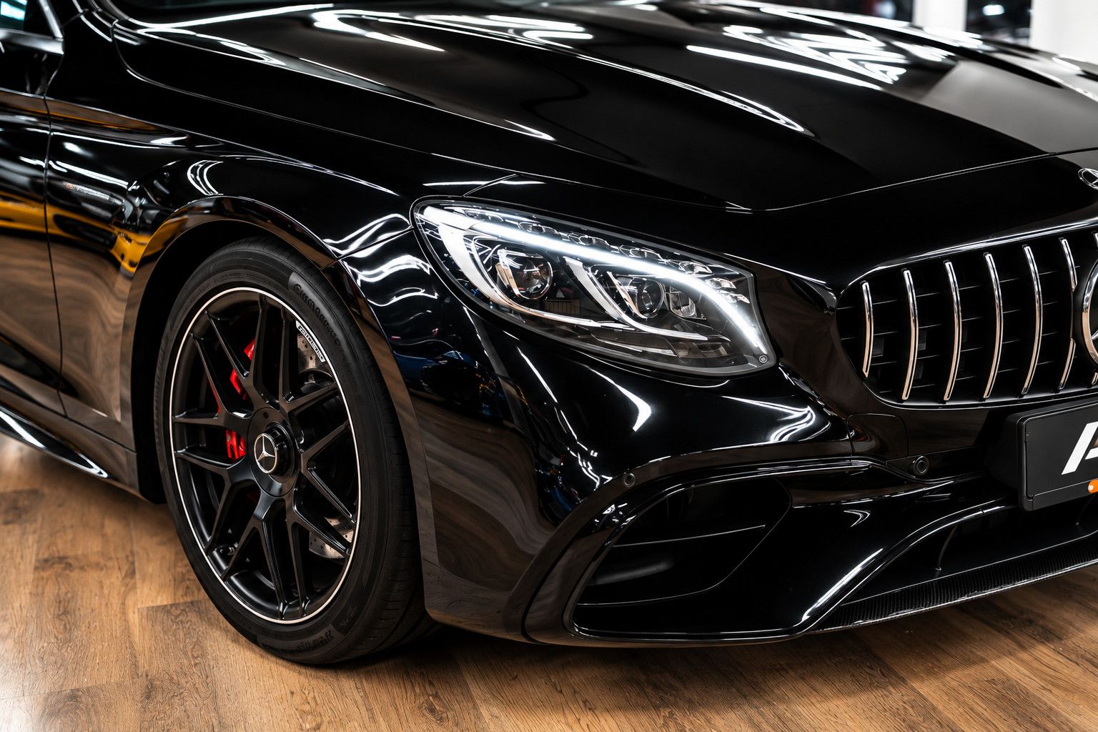 Fahrzeugabbildung Mercedes-Benz S S 63 AMG 4Matic *Pano*Designo*Ambiente*Carbon*