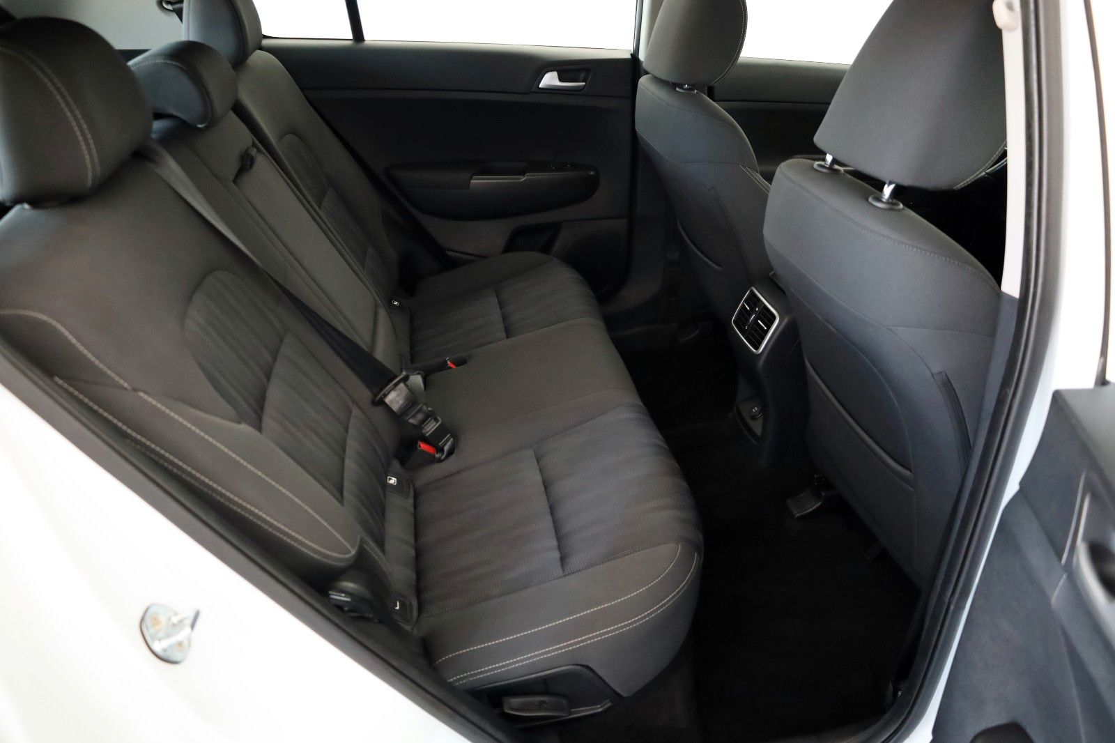 Fahrzeugabbildung Kia Sportage Edition 7 2WD SH,PDC,8 fach bereift