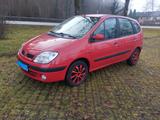 Renault Grand Scenic - rote Renault Grand Scenic