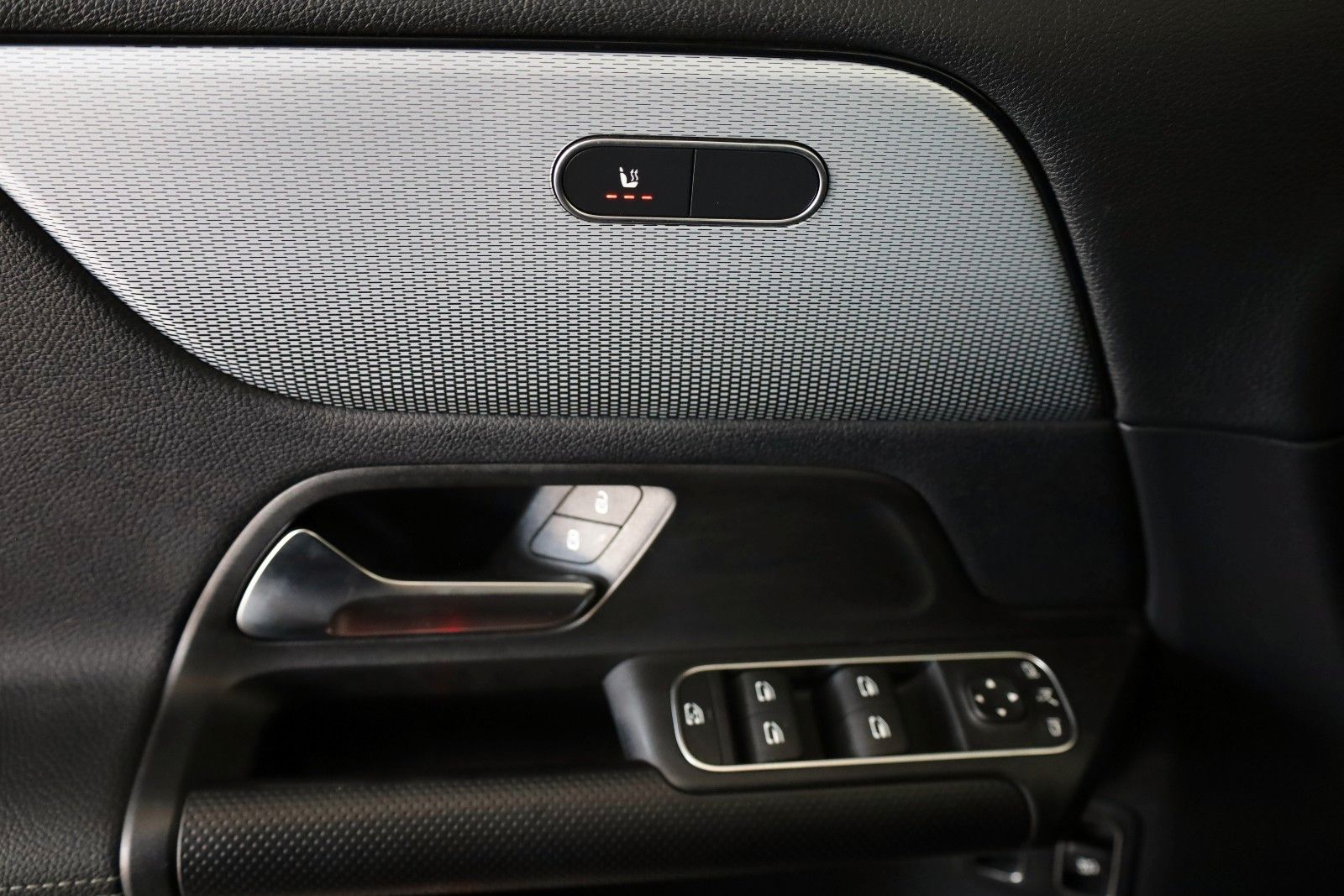 Fahrzeugabbildung Mercedes-Benz GLA 250 e Style,T.Leder,Navi,LED,SH