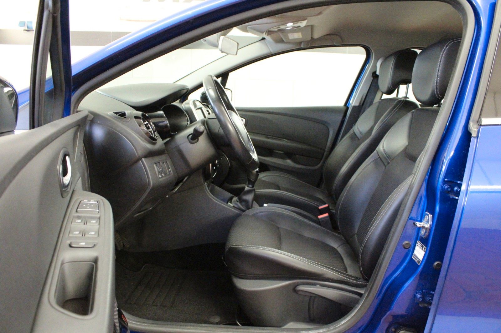 Fahrzeugabbildung Renault Clio TCe 90 Intens*Navi*Klima*PDC*