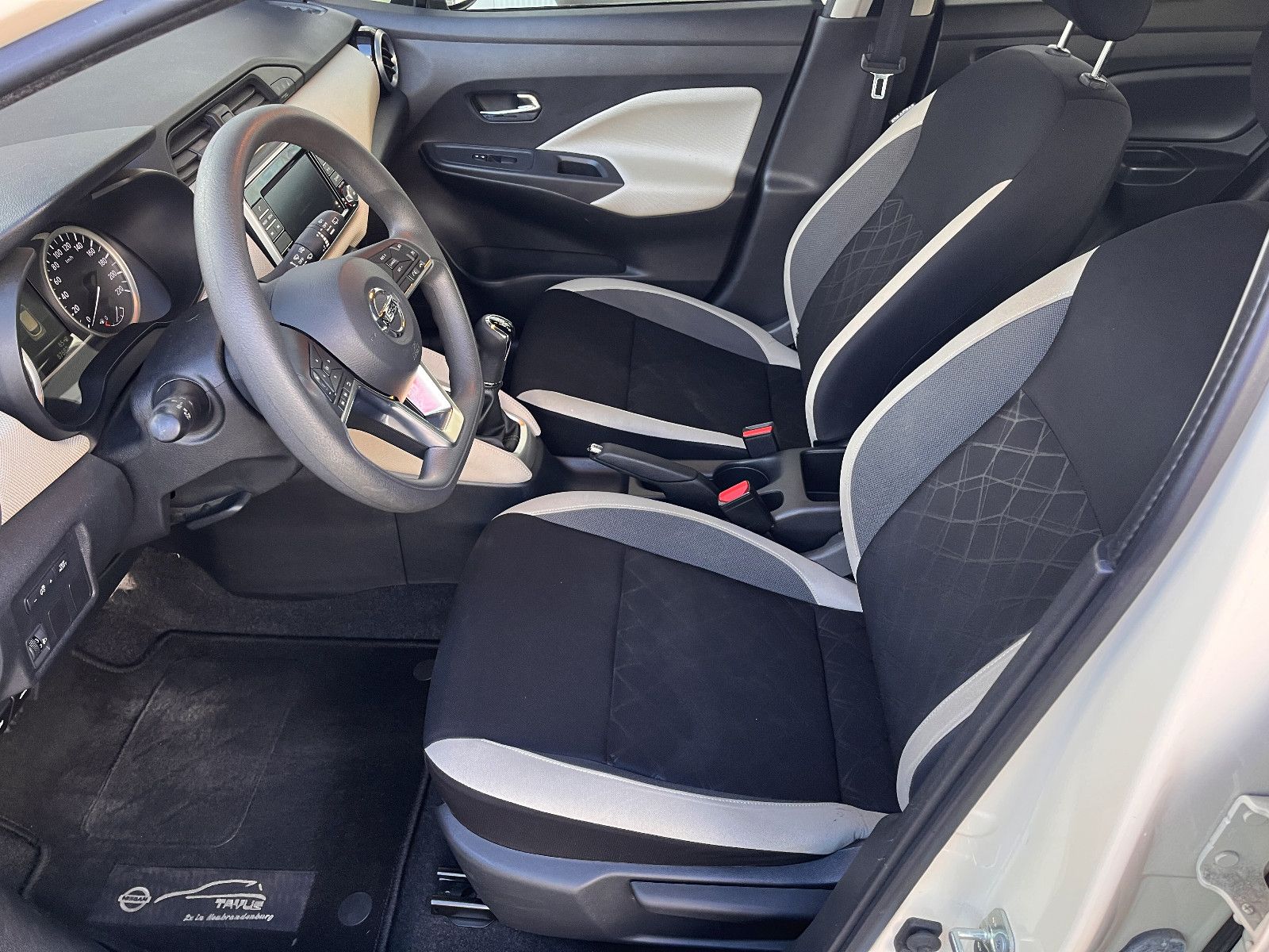 Fahrzeugabbildung Nissan Micra Acenta