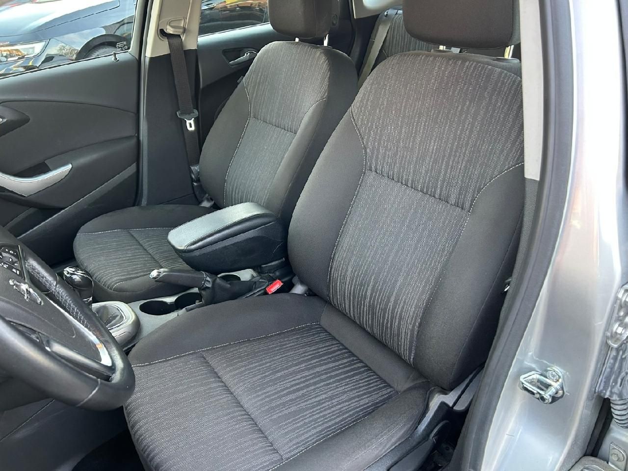 Fahrzeugabbildung Opel Astra J 1,6 Enjoy