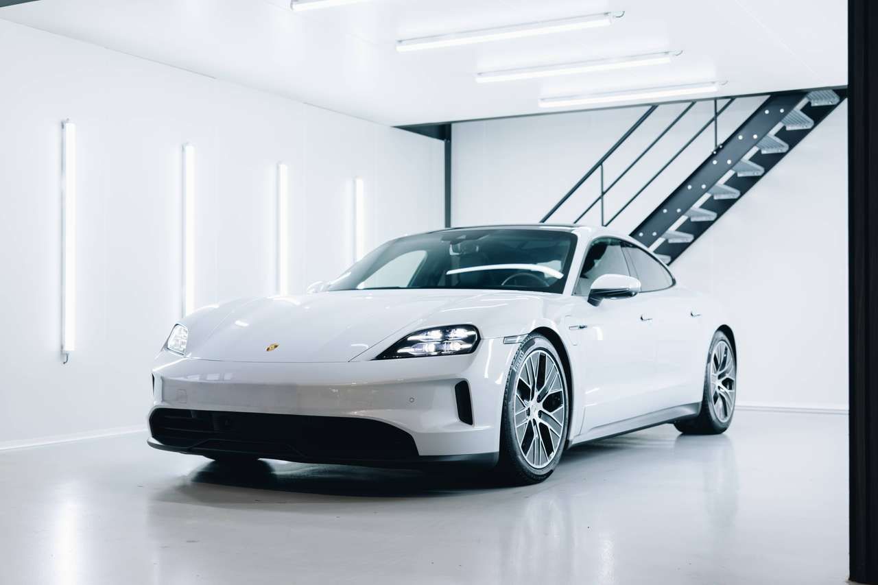 Porsche Taycan Achterasbesturing Luchtvering Pano BOSE A imagem 3