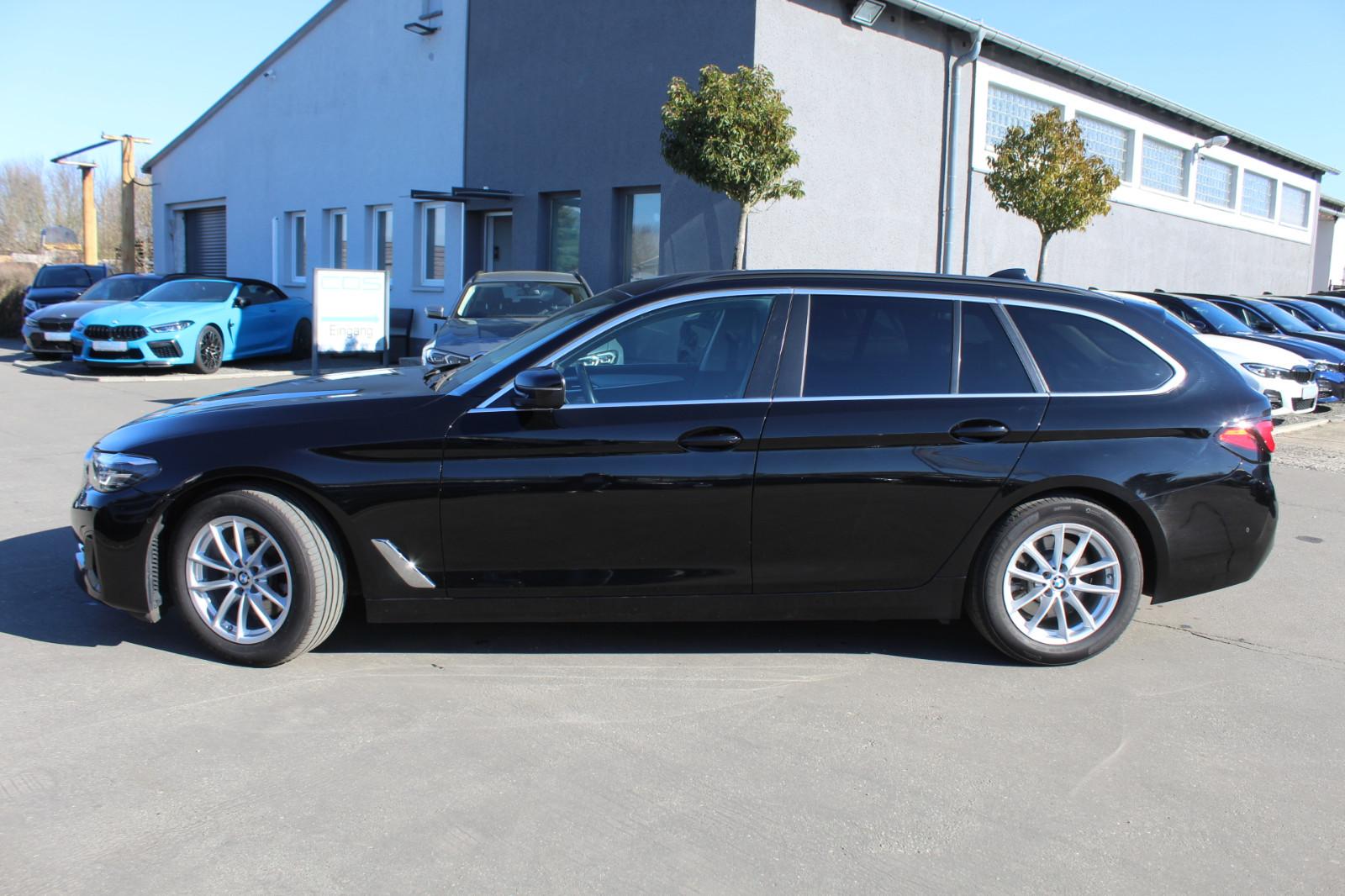 BMW 520d xDrive Tour. +HUD+Sportsitz+MEMORY+DAB+ACC+