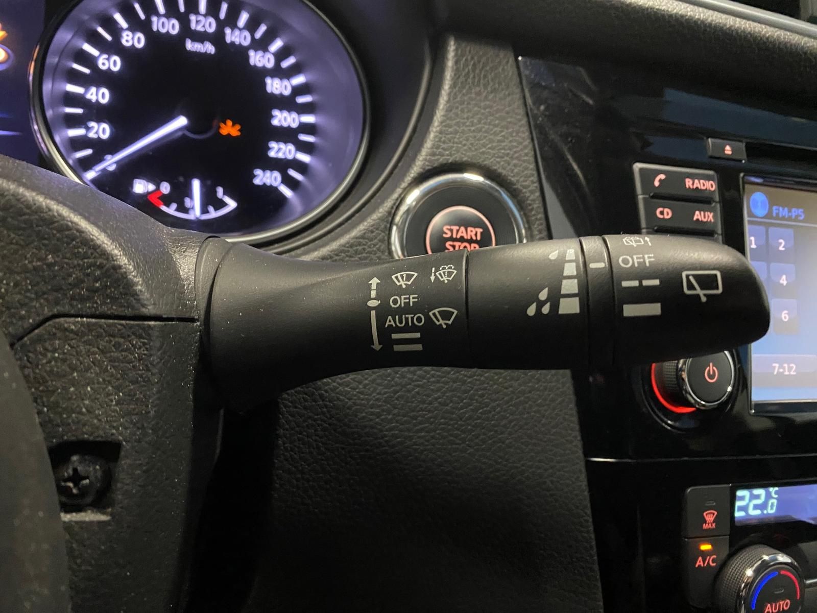 Fahrzeugabbildung Nissan Qashqai 1.2 ACENTA PANORAMA+360°KAMERA+NAVI+18"