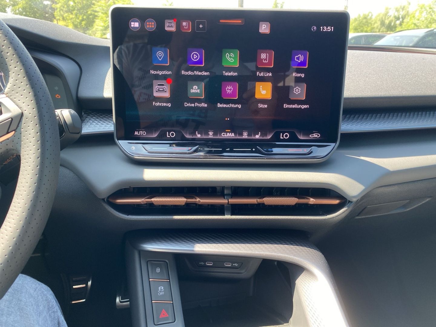 Fahrzeugabbildung CUPRA Terramar 1.5 eTSI 110 kW*NAVI*HUD*PDC*Full-Link