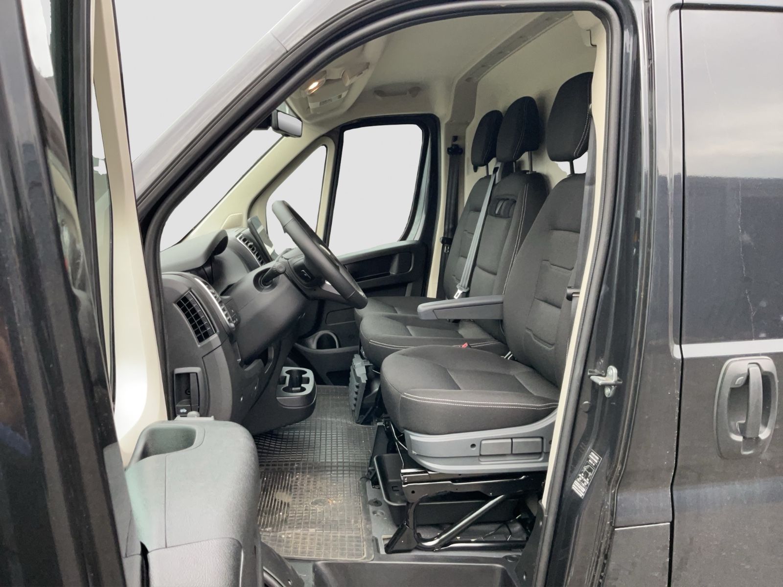 Fahrzeugabbildung Fiat Ducato Maxi L4H3 180 Mj Automatik 360°Navi