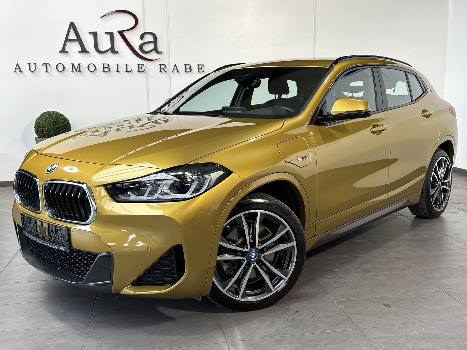 Fahrzeugabbildung BMW X2 xDrive25e M-Sport NAV+LED+HEAD-UP+ACC+19ZO+PP
