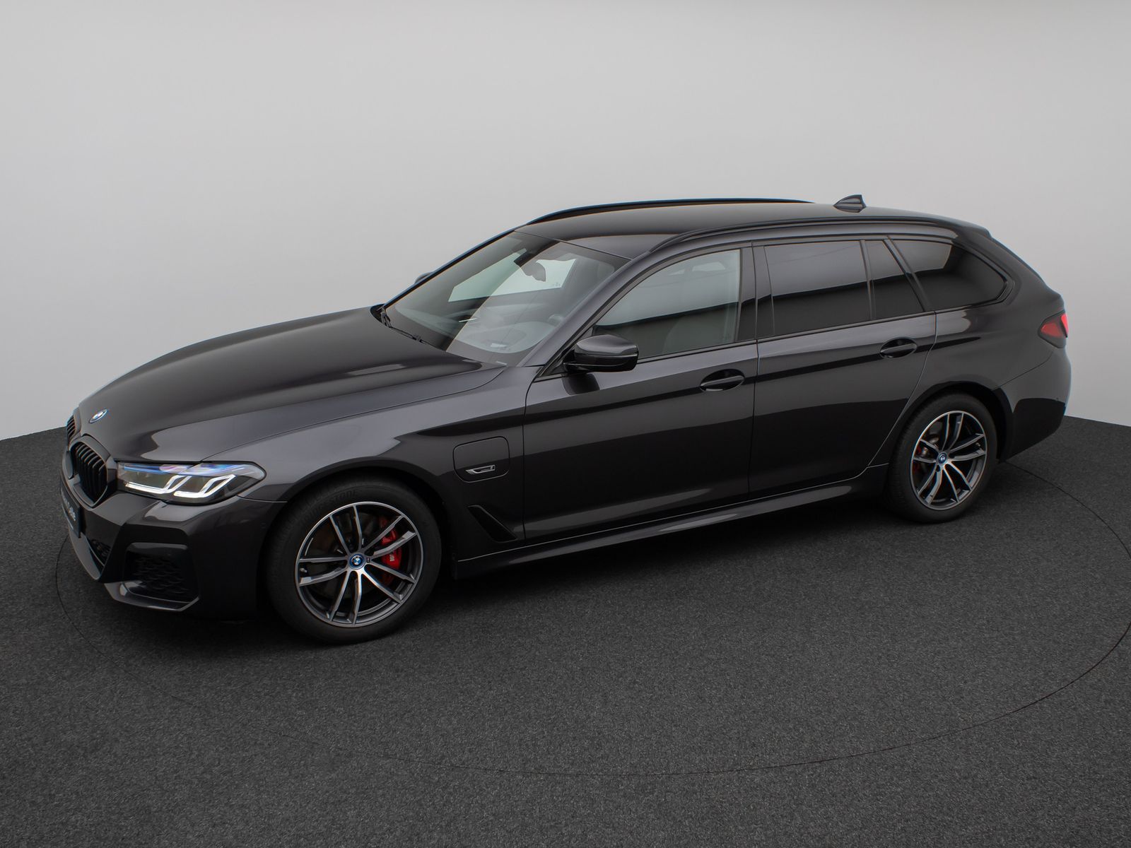 Fahrzeugabbildung BMW 530e M Sport HUD Kamera DAB Memory Laser AHK H/K